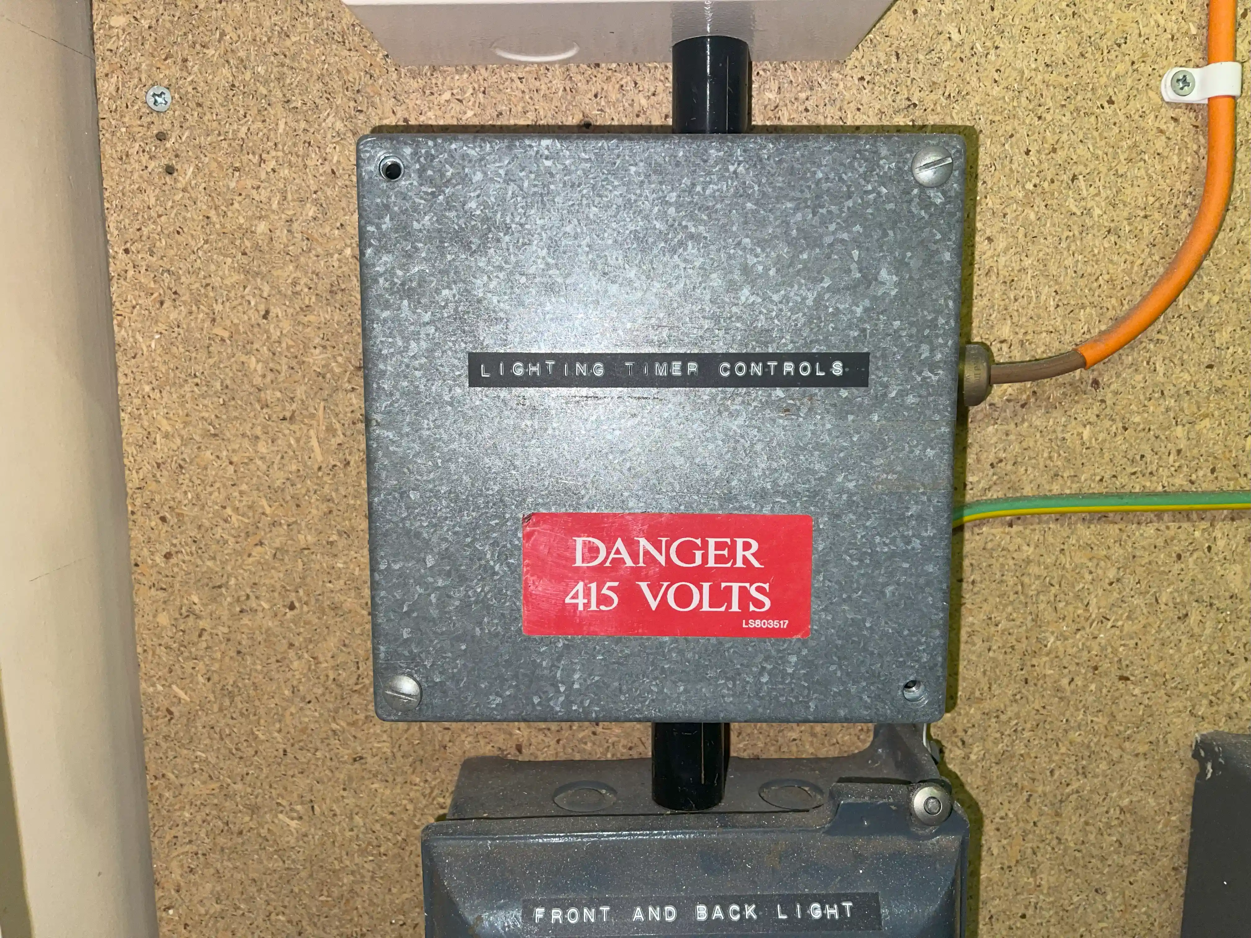 24 Hours Emergency Electrician near St Albans